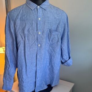 Tommy Bahama Light Blue 100% linen Casual Button-Down Shirt